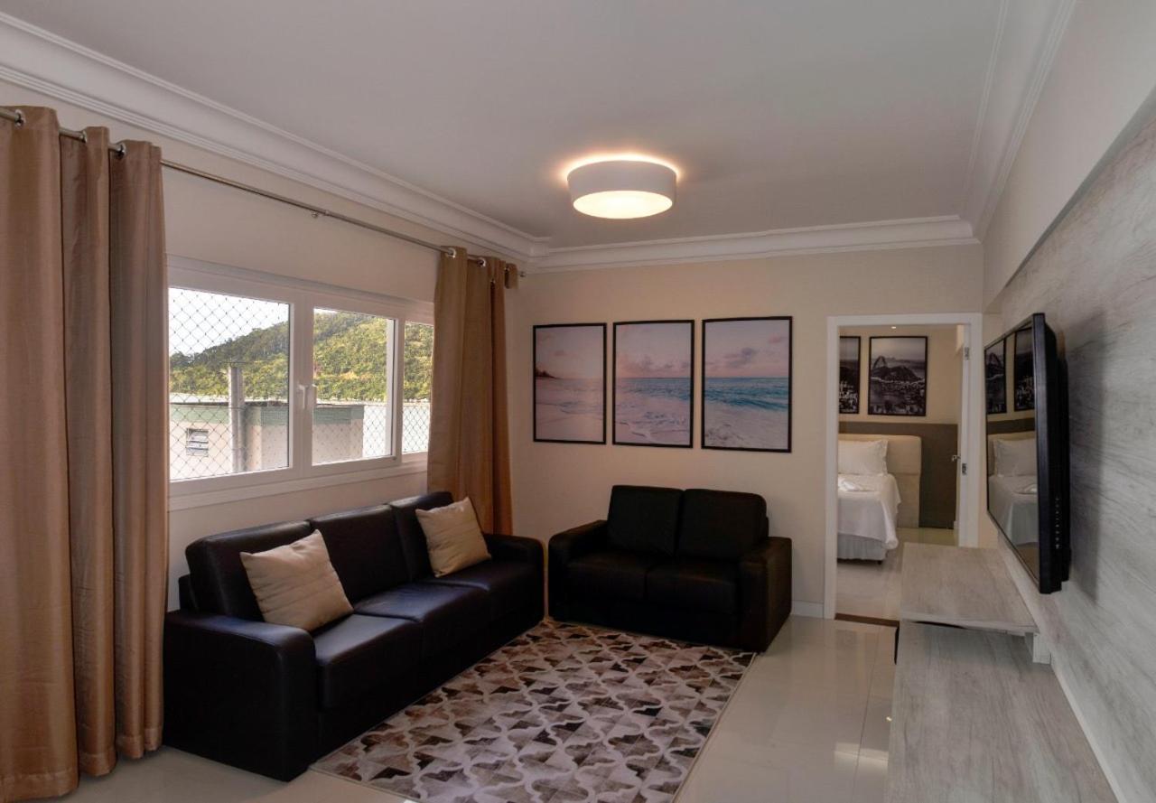 FRENTE MAR PÉ NA AREIA, na Av Atlântica Balneario Camboriu Exterior foto