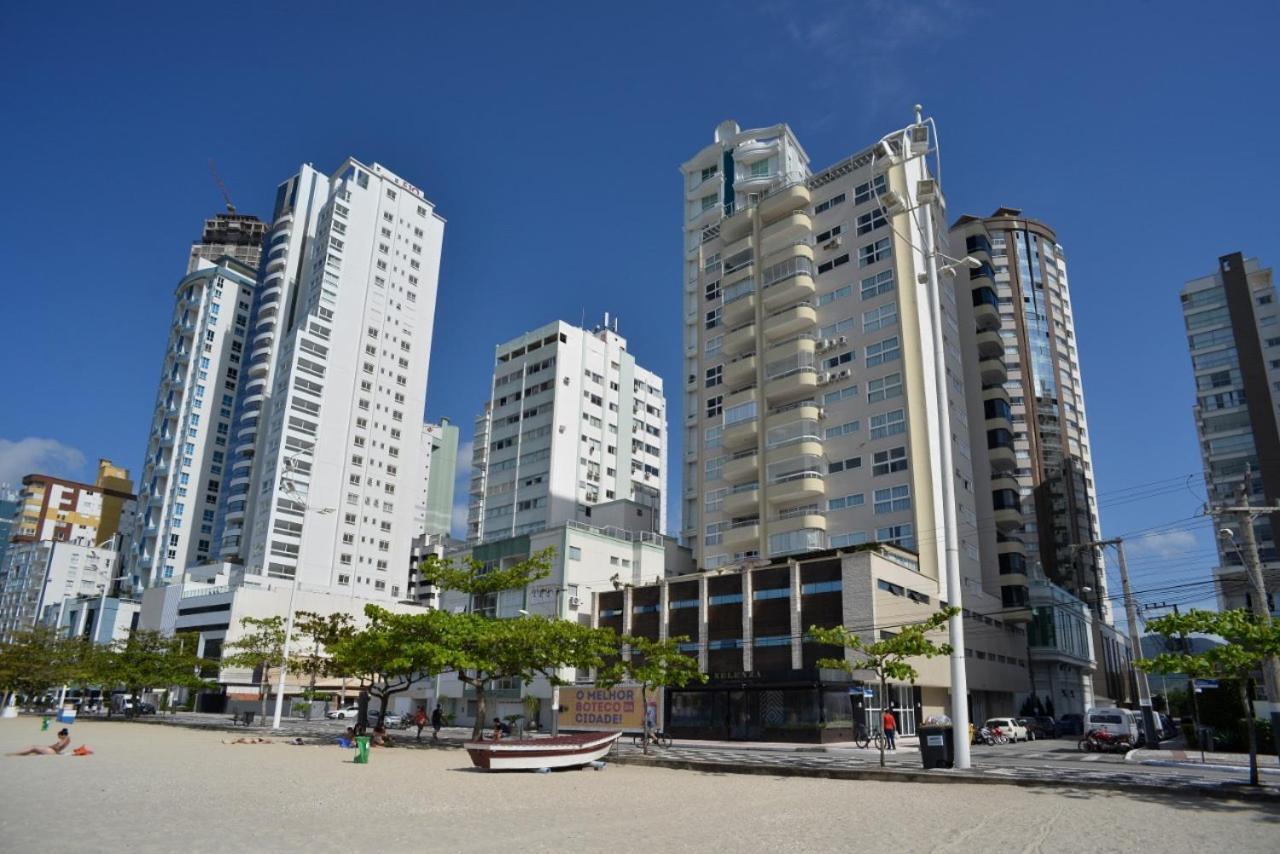 FRENTE MAR PÉ NA AREIA, na Av Atlântica Balneario Camboriu Exterior foto